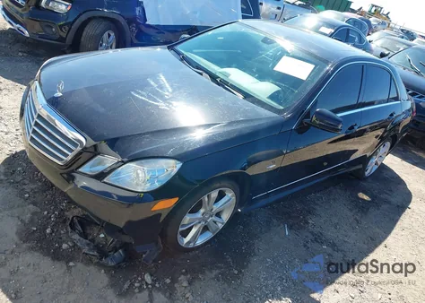 2012 Mercedes-Benz E 350 z USA, uszkodzony, nr VIN WDDHF5KB8CA606180